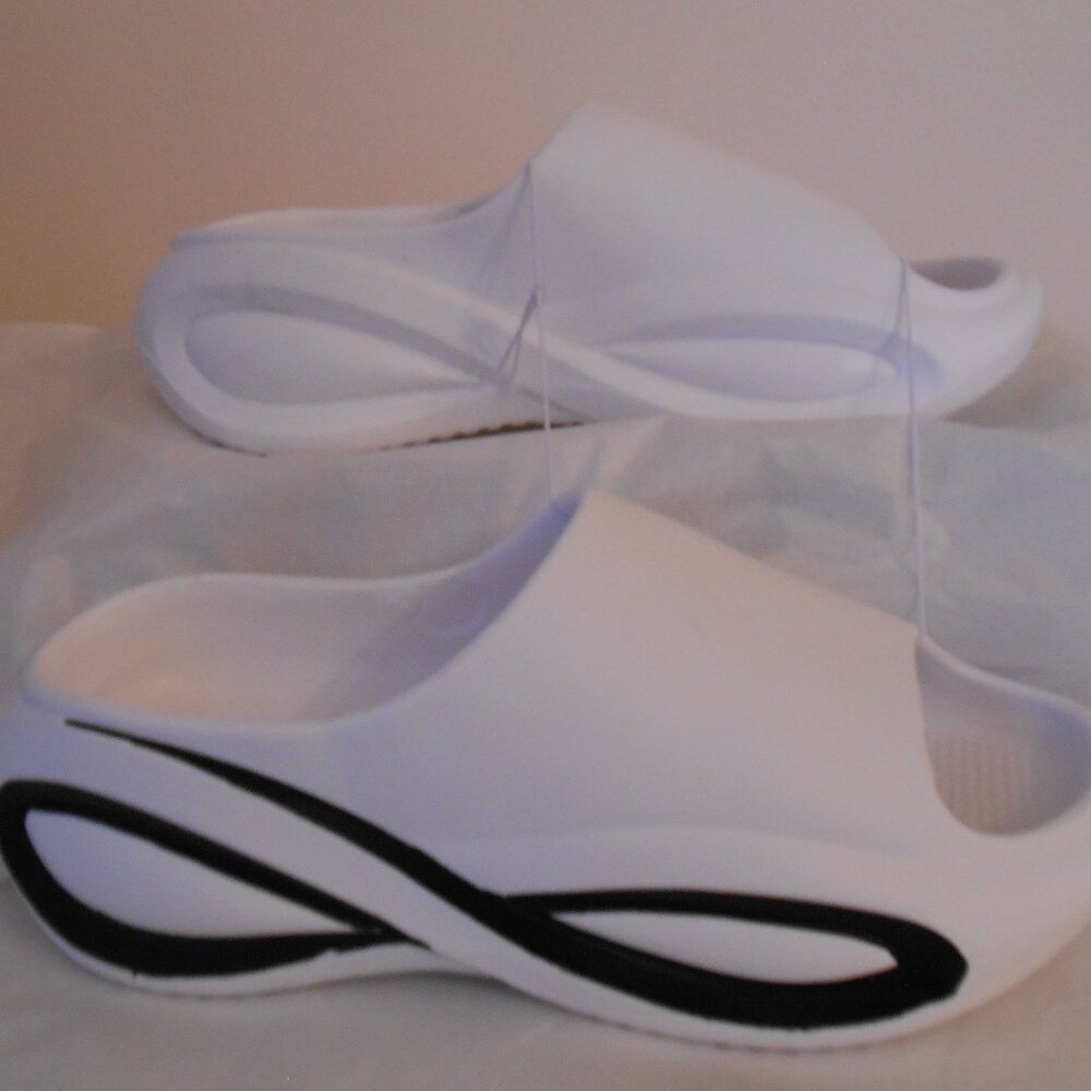 Men's Eva White Chunky Open Toe Slides w/Black Trim-Size 6.5-7-GSLMOLN-NEW